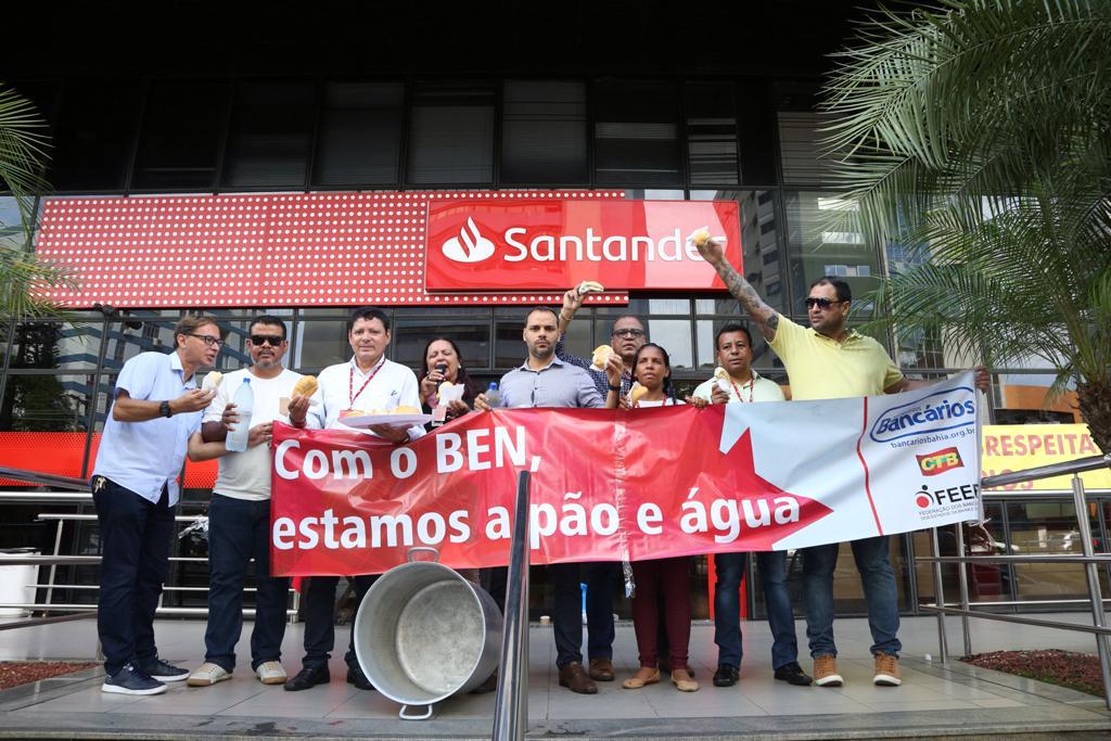Problemas no VA e VR geram protestos de bancários do Santander